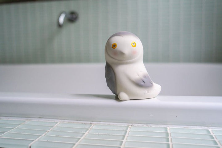 Tikiri Rubber Snowy Owl Arctic Animal - #HolaNanu#NDIS #creativekids