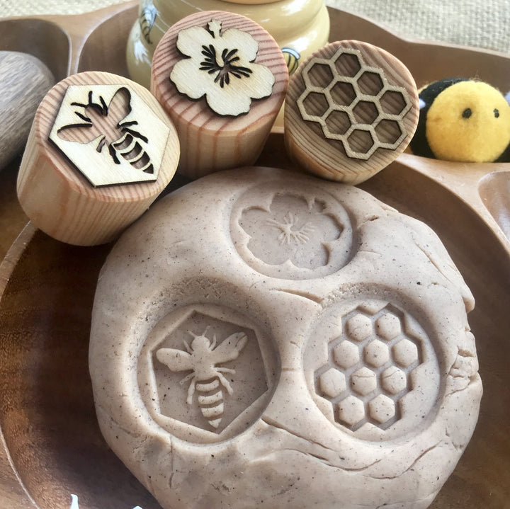 Bee Playdough Stamps - #HolaNanu#NDIS #creativekids